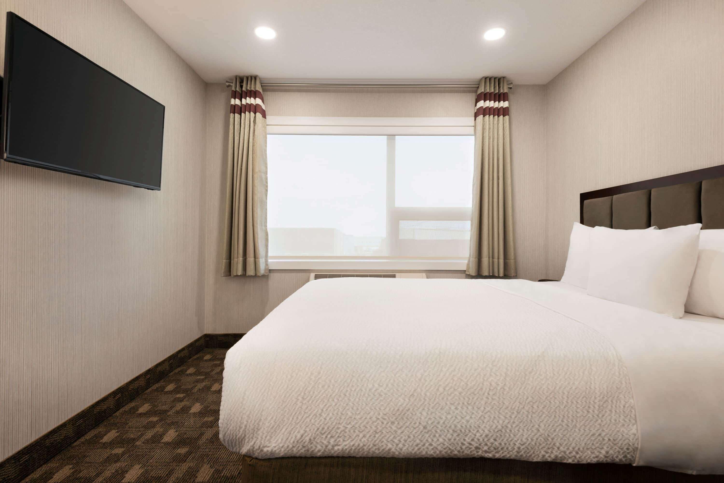 Days Inn By Wyndham Wainwright Экстерьер фото